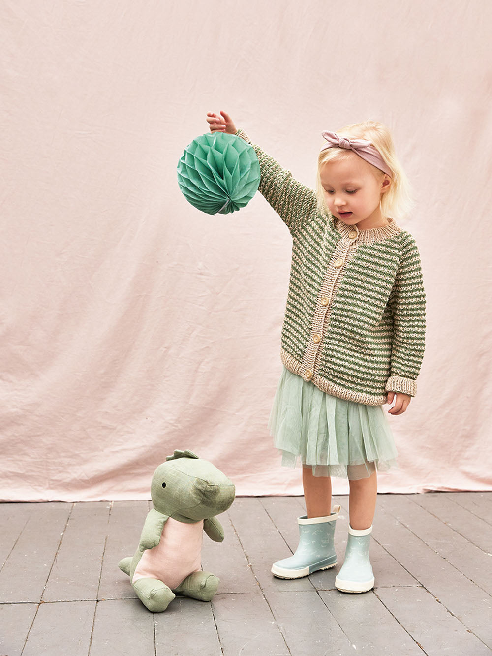 2206 Line and Tynn Line for Kids-  Sandnes Garn Knitting Pattern Book